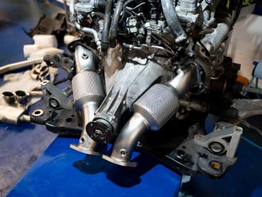 Preview: Downpipe + Y-Pipe mit CH-Zulassung